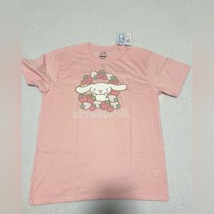 Cinnamon roll tee